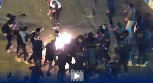 تصاویری دیده‌نشده از حمله وحشیانه اغتشاشگران به مردم در اصفهان - کراپ‌شده