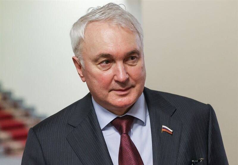 رئیس کمیته دفاعی دوما: روسیه قاطعانه در کنار تهران است