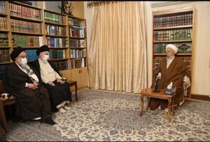 آیت الله مکارم شیرازی: نقاب از چهره اغتشاشگران افتاده است