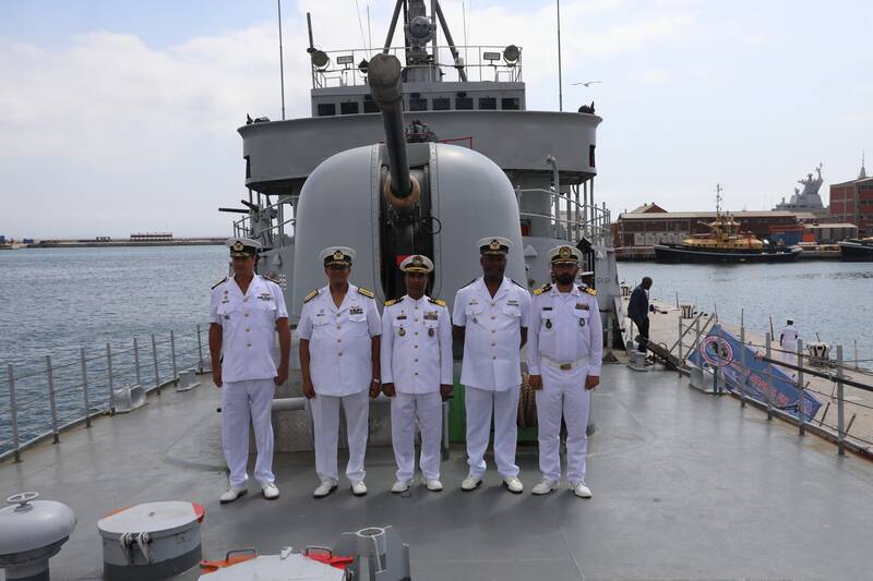 ورود ناو «شهید مهدوی» نیروی دریایی سپاه به بندر کیپ‌تاون