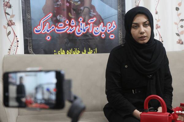 دست دختر ۳ ساله‌ام در دستم بود که به او شلیک کردند