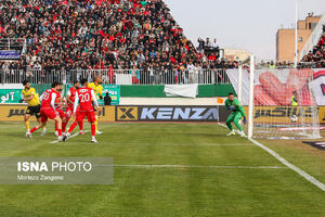 پرسپولیس در قزوین از سپاهان میزبانی می‌کند