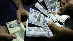 آخرین قیمت دلار و یورو در بازار رسمی