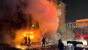 مقام سابق پنتاگون: موساد، سیا و ام‌آی۶ اعتراضات ایران را ربودند