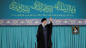 ملت ایران با وحدت کمر فتنه را شکست / مجرمین را رها نمی‌کنیم / فتنه اخیر یک فتنه آمریکایی بود و هدف آمریکا، بلعیدن ایران است