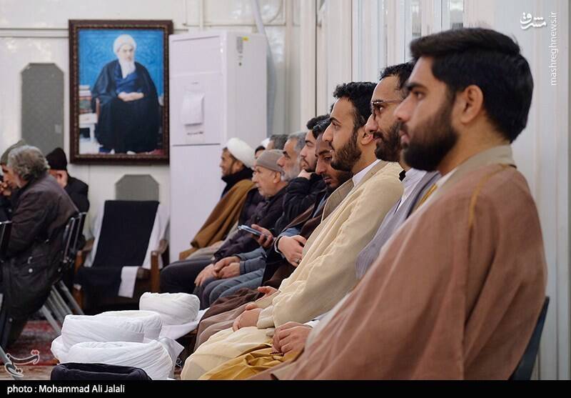 عکس / مراسم عمامه گذاری طلاب در بیوت مراجع تقلید 8