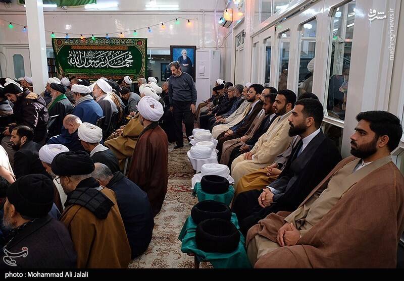 عکس / مراسم عمامه گذاری طلاب در بیوت مراجع تقلید 15