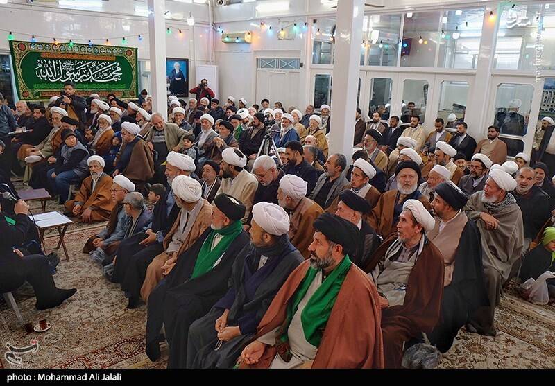 عکس / مراسم عمامه گذاری طلاب در بیوت مراجع تقلید 13