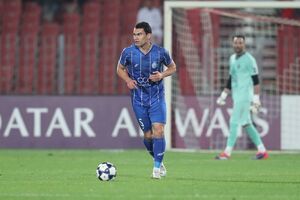 استقلال تنها با یک خارجی مقابل تراکتور