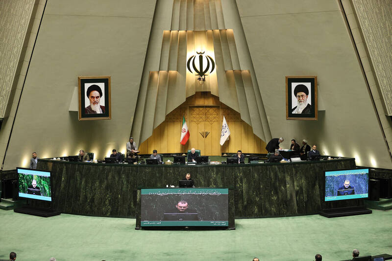حمایت نمایندگان مجلس از بیانات اخیر رهبر انقلاب