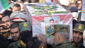 آشوبگران تازه داماد ۲۵ ساله را زنده زنده آتش زدند+ فیلم