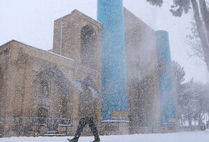 اهر در یک روز برفی