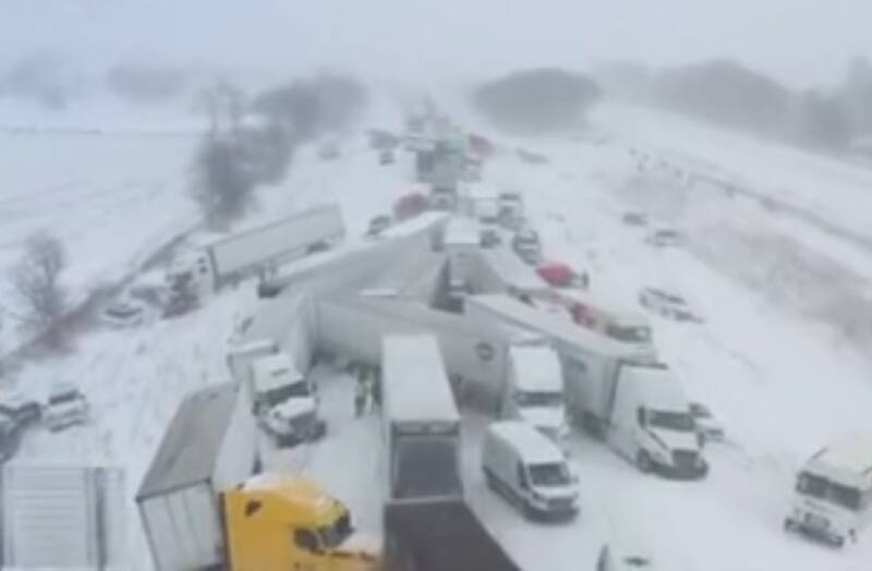  تصادف زنجیره‌ای ۱۰۰ خودرو در میشیگان آمریکا