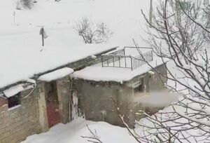 بارش سنگین برف در مریوان