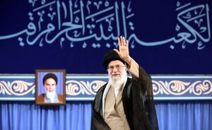 تحیلیگر نیجریه‌ای: به این ۱۴ دلیل آیت‌الله خامنه‌ای را دوست دارم