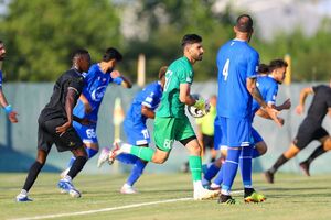 دروازه بان جدید استقلال روی نیمکت نشست