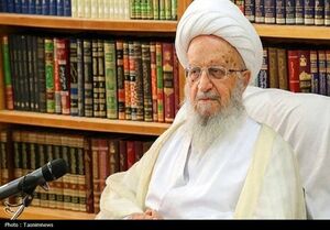 آیت‌الله مکارم‌شیرازی: جسارت به امام خامنه‌ای را بر‌نمی‌تابیم
