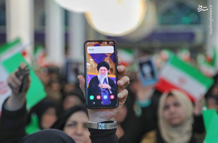 عکس/ تجدید بیعت امت با ولایت در مسجد جمکران