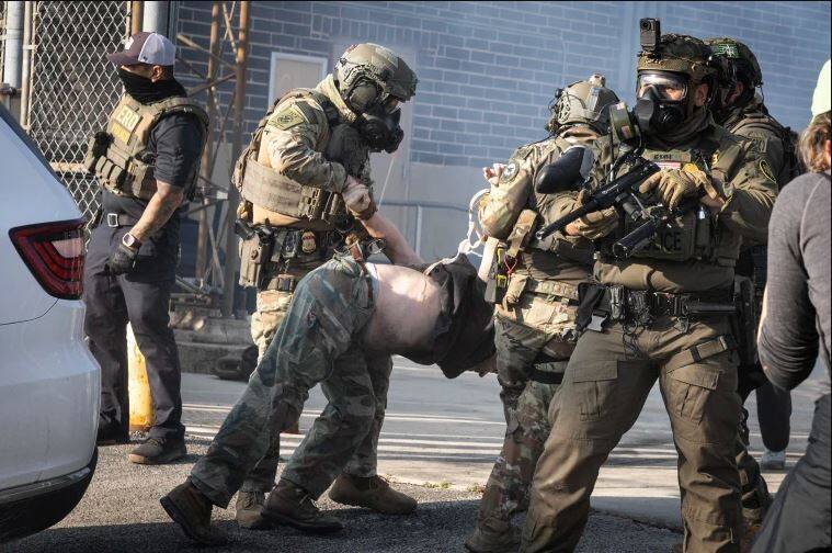 ترامپ معترضان را «حیوانات وحشی» خواند که باید «حذف» شوند