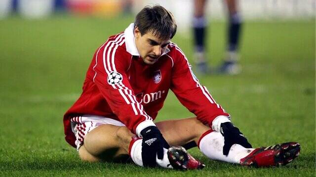 بازیکنانی که به خاطر آسیب‌دیدگی از فوتبال خداحافظی کردند