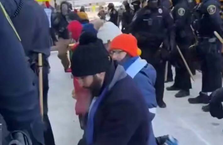  دستگیری ۱۰۰ کشیش در تظاهرات مینه‌سوتا