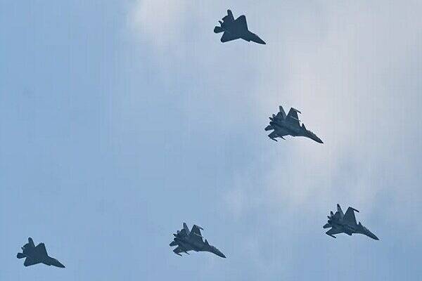 تحرک هوایی و دریایی چین اطراف تایوان همزمان با خروج لینکلن