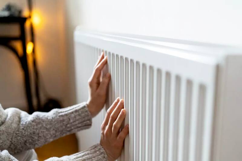 چرا رادیاتور پکیج گرم نمیشود؟ راهنمای عیب یابی و تعمیر مشکل گرم نشدن رادیاتورهای پکیج در زمستان