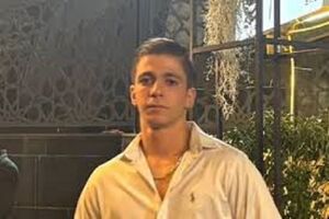 سپهر را با دشنه زدند