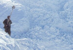 احتمال سقوط بهمن و ریزش سنگ در ‌جاده‌های کندوان، هراز و سوادکوه