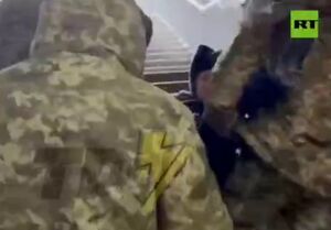 فیلم/ سربازگیری زورکی در اوکراین