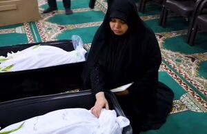 فیلم/ مادر شهید نوجوان: پسر من همیشه خندان بود! مادر شهید نوجوان: پسر من همیشه خندان بود!