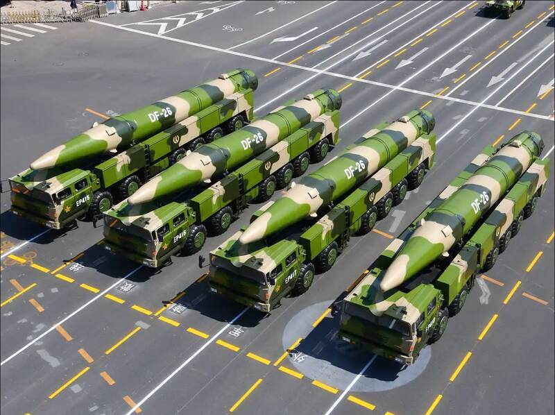 پایان دوران طلایی ناوهای هواپیمابر؛ چالش هژمونی ایالات متحده در برابر تاکتیک‌های نامتقارن/ آیا غرق شدن یک ناو هواپیمابر آمریکا، شکست استراتژیک واشنگتن را رقم خواهد زد؟ +عکس و فیلم