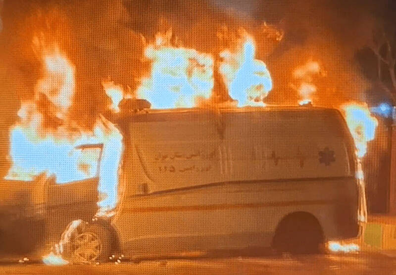 زندگي،آتش،شب،احمر،هلال،پايگاه،نقاب،امدادي،قاتل