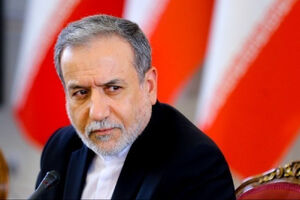 حرکت نمادین هواپیمای عراقچی پیش از سفر به مسقط +عکس