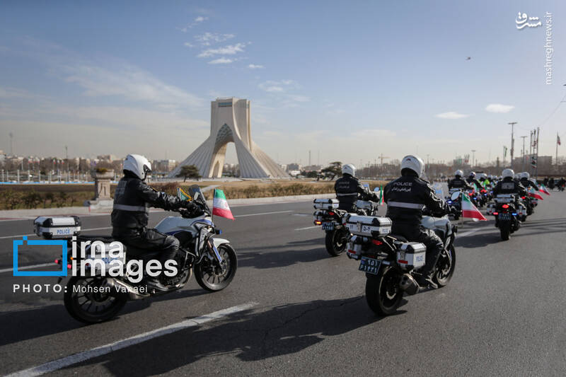 عکس/ رژه موتور سواران در سالروز ورود امام خمینی به تهران