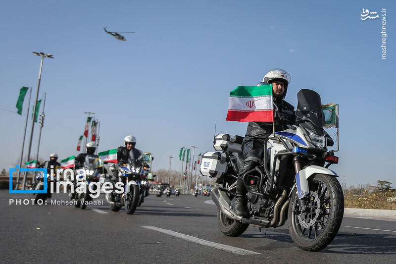 عکس/ رژه موتور سواران در سالروز ورود امام خمینی به تهران