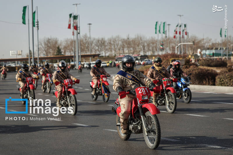 عکس/ رژه موتور سواران در سالروز ورود امام خمینی به تهران