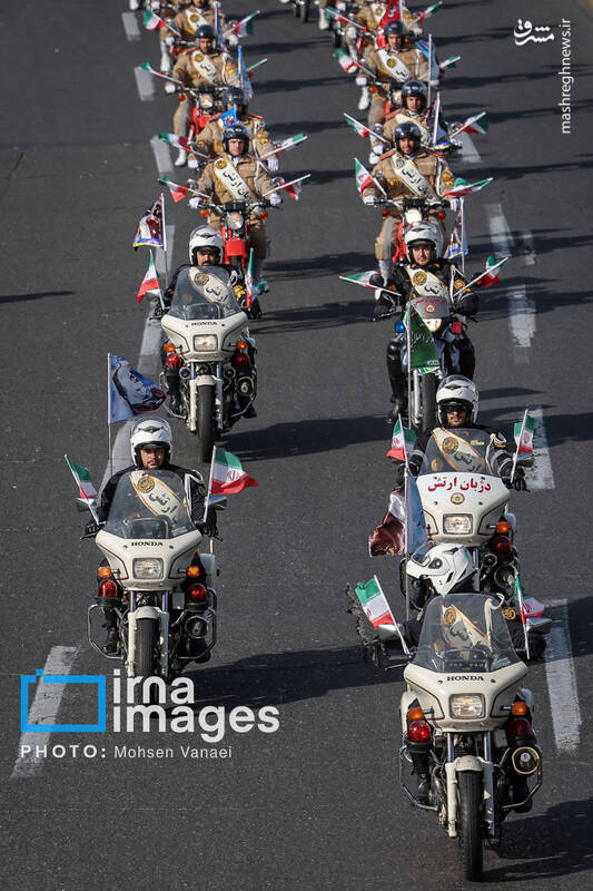 عکس/ رژه موتور سواران در سالروز ورود امام خمینی به تهران
