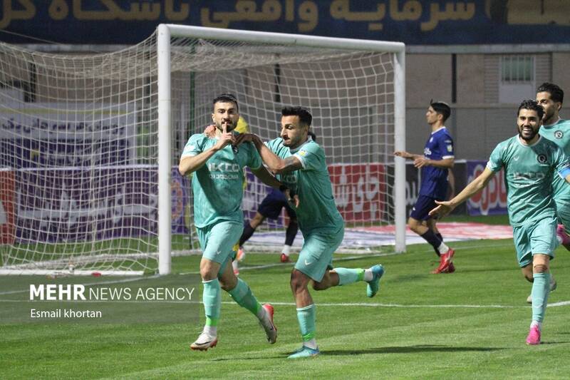 پيكان،استقلال،توپ،بازي،دروازه،دقيقه،آزادمنش،موقعيت،گل،فريد،ا ...