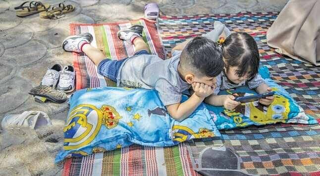 موبایل چه بلایی بر سر مغز کودکان می‌آورد؟