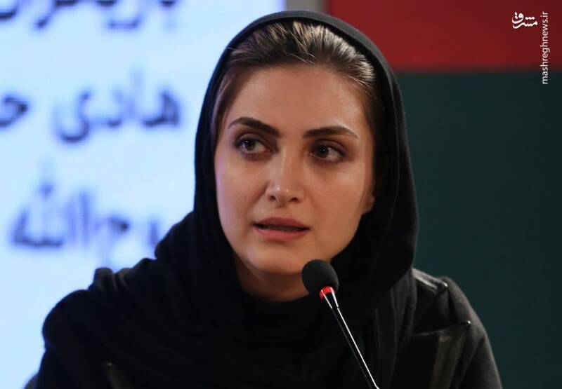 آموزش شیوه اعتراض توسط «الناز ملک» در جشنواره فیلم فجر/ خیابان جمهوری هنوز دو طرفه است +فیلم