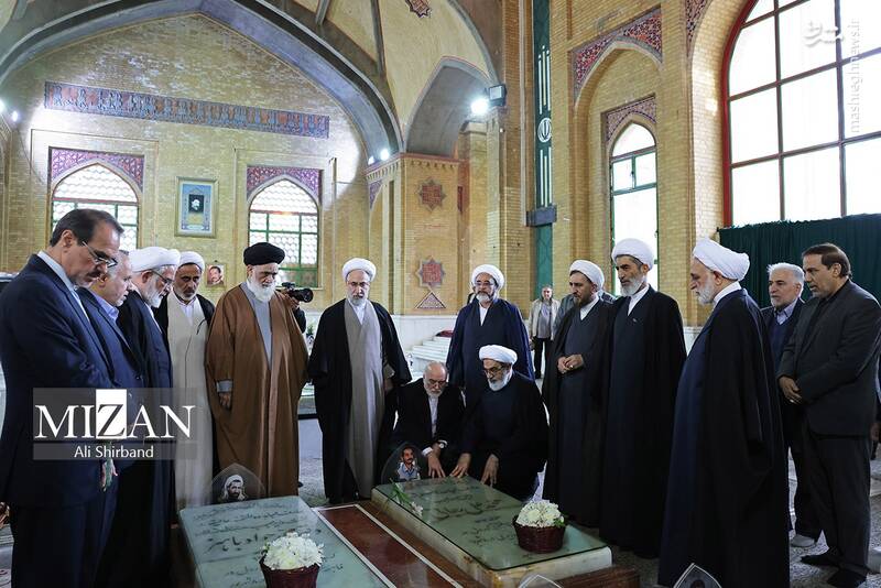 عکس/ حضور رئیس و مسئولان عالی قضایی در حرم امام خمینی(ره)