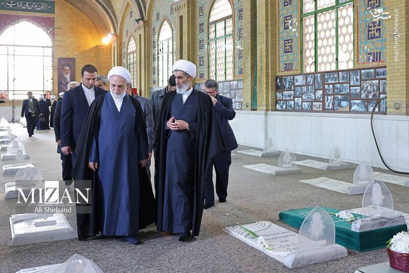 عکس/ حضور رئیس و مسئولان عالی قضایی در حرم امام خمینی(ره)