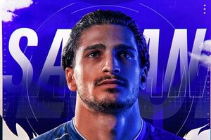 تورانیان رسما به استقلال بازگشت/ کارت بازی مدافع آبی ها صادر شد