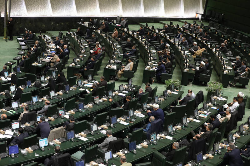 گزارش،كميسيون،شوراها،مجلس،كشور