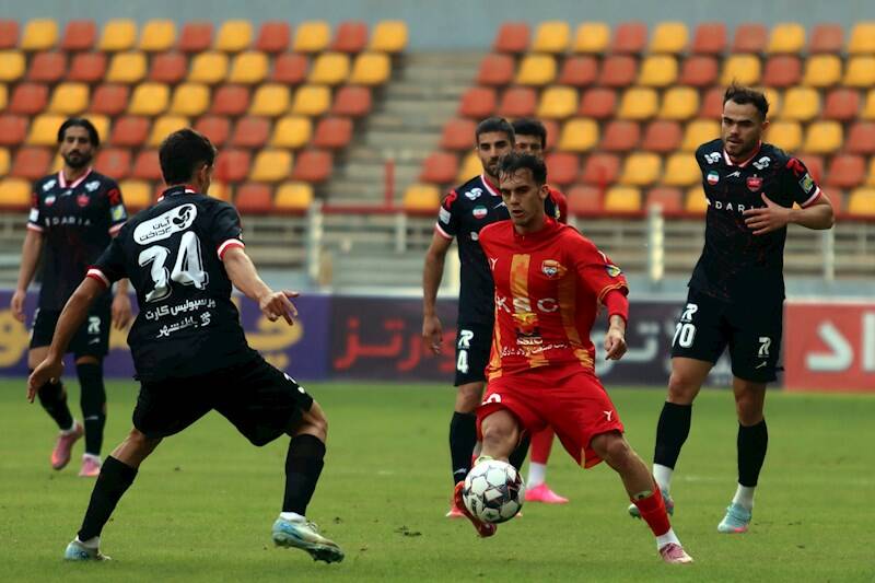 خان‌محمدی: پرسپولیس باید از بارسلونا الگوبرداری کند/ تیم‌های لیگ دست اوسمار را خوانده‌اند