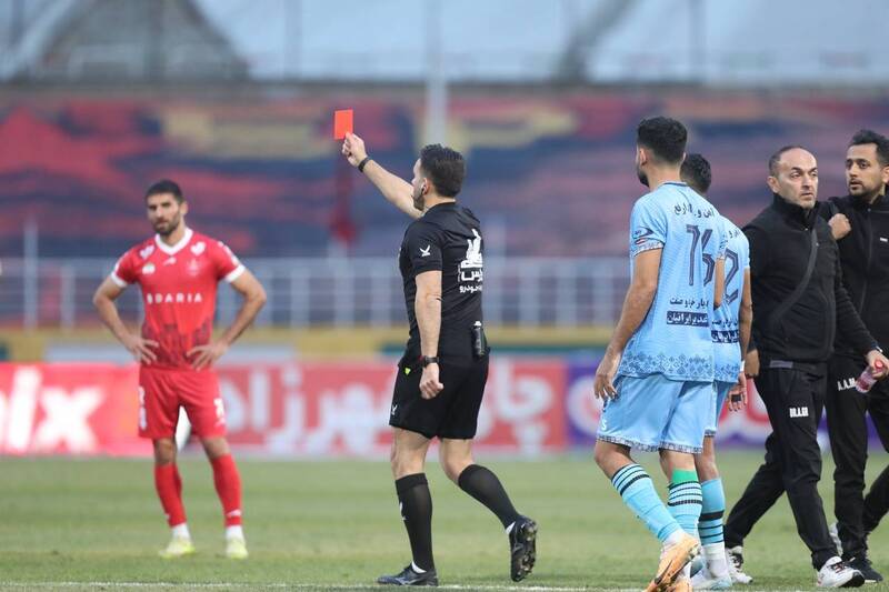 بازيكن،صحنه،تيم،برخورد،چادرملو،خطا،ادامه،محوطه،جريمه،دقيقه،ز ...