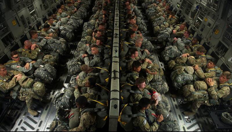 پشت پرده تهدید نظامی آمریکا علیه ایران: عملیات روانی یا واقعیت؟/ پنتاگون در محاصره بحران: پایان افسانهی بسیج ضربتی ارتش آمریکا +عکس