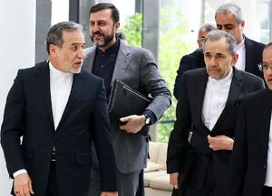 فیلم/ عزیمت تیم مذاکره کننده ایران به سمت محل مذاکرات در مسقط
