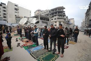 اقامه نماز جمعه بر ویرانه‌های یک مسجد در غزه